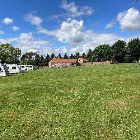 Bank Top Camping-North York Moors With Pitches For Caravans, Camper Vans And Tents Hotell Pickering Exteriör bild
