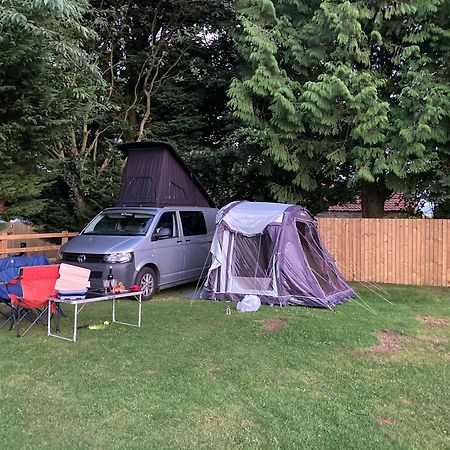 Bank Top Camping-North York Moors With Pitches For Caravans, Camper Vans And Tents Hotell Pickering Exteriör bild