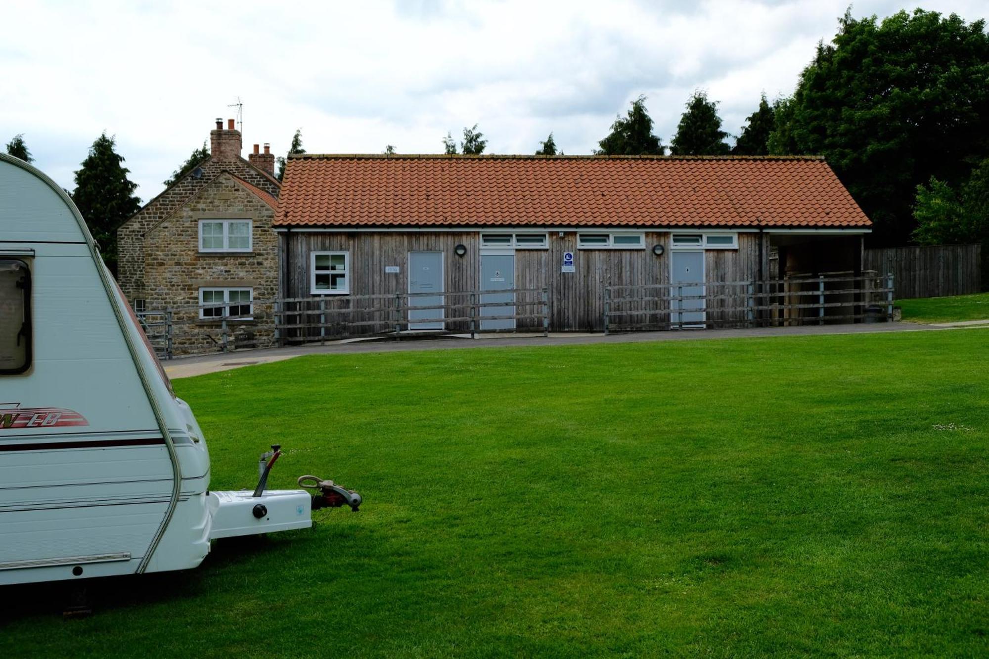Bank Top Camping-North York Moors With Pitches For Caravans, Camper Vans And Tents Hotell Pickering Exteriör bild