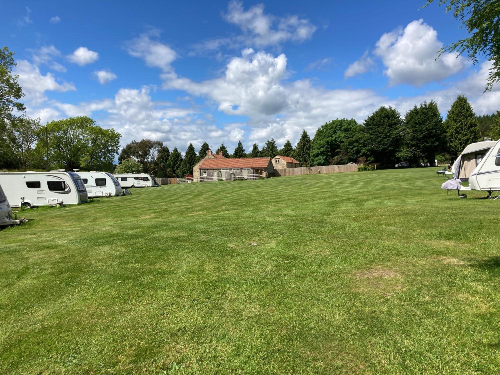 Bank Top Camping-North York Moors With Pitches For Caravans, Camper Vans And Tents Hotell Pickering Exteriör bild