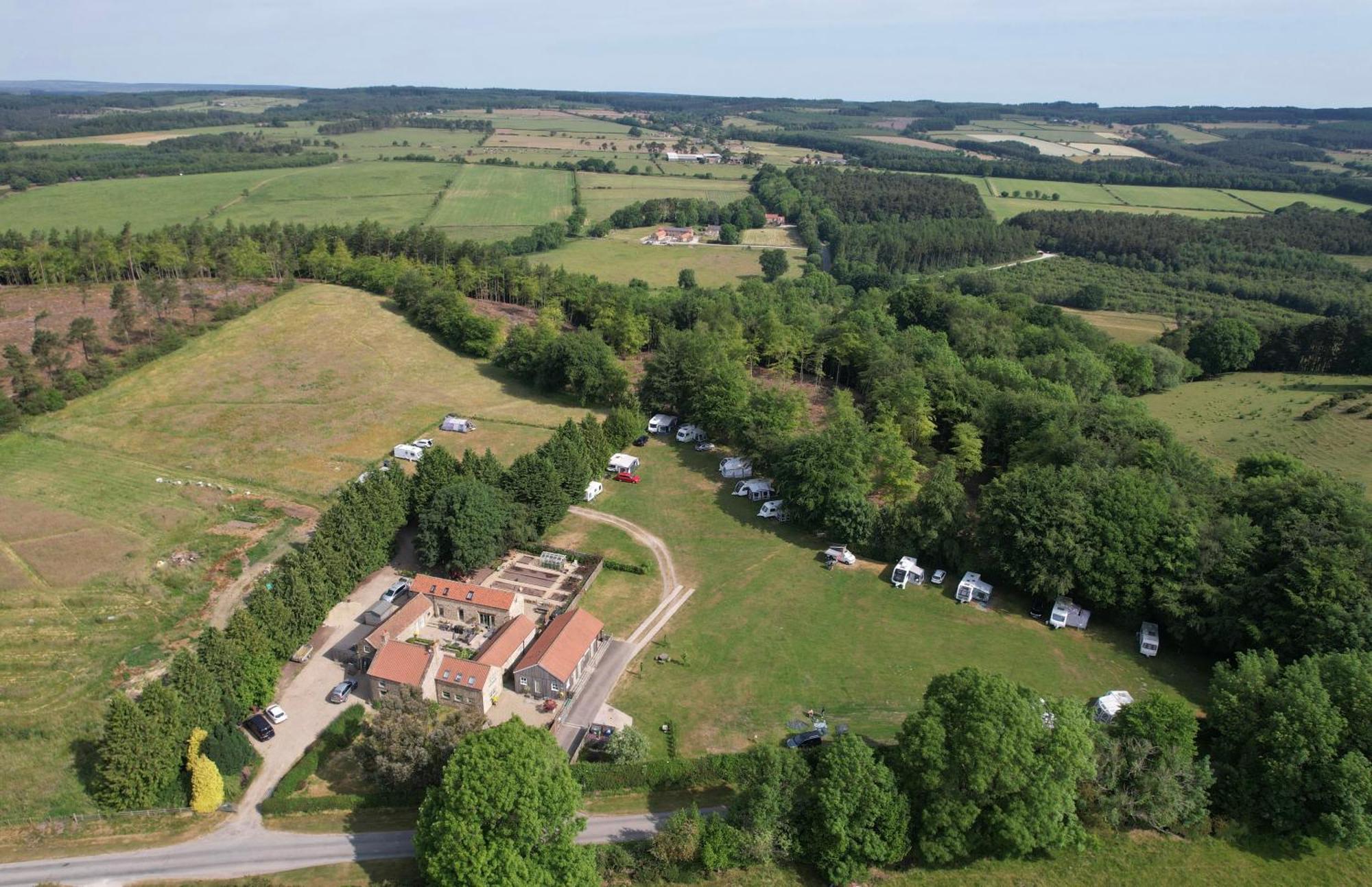 Bank Top Camping-North York Moors With Pitches For Caravans, Camper Vans And Tents Hotell Pickering Exteriör bild